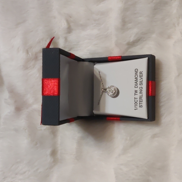 Necklace - Picture 2 of 4